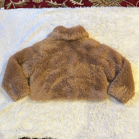 NWT Abercrombie & Fitch Drama Collar Faux Fur tan coat XL - Picture 10 of 13